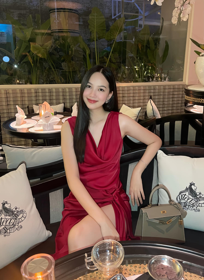 Mỹ nhân sinh năm 2000 có làn da đẹp nhất Hoa hậu Việt Nam 2020: Hiện tại sống xa hoa với doanh nhân bí ẩn- Ảnh 8.