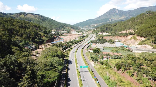 Lâm Đồng 'tính cửa' tạo nguồn vốn đầu tư các tuyến cao tốc- Ảnh 1.