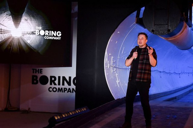 Chủ tịch Tesla kêu gọi cổ đông 'xem xét lại vị trí CEO' của Elon Musk, còn gợi nhắc về thời kỳ đen tối năm 2018- Ảnh 2.