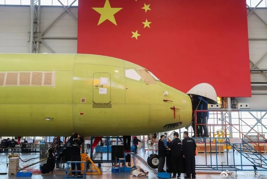 Trung Quốc ấp ủ diệu kế cho máy bay “Made in China” khiến thế giới phải dè chừng: Sản xuất tự động, lắp ráp bộ phận khủng ngay trên băng chuyền, biến sản phẩm phụ thuộc nước ngoài thành ‘thuần Trung’- Ảnh 1.