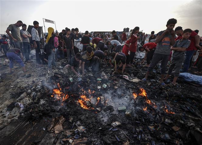 CNN: Bom Mỹ được sử dụng trong cuộc tấn công chết chóc vào Rafah- Ảnh 1.