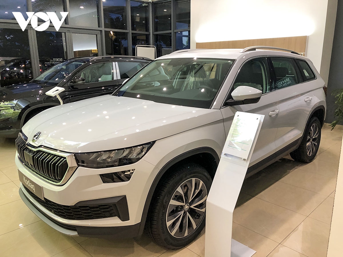 Skoda đồng loạt giảm giá bộ đôi SUV Karoq và Kodiaq cả trăm triệu đồng- Ảnh 1.