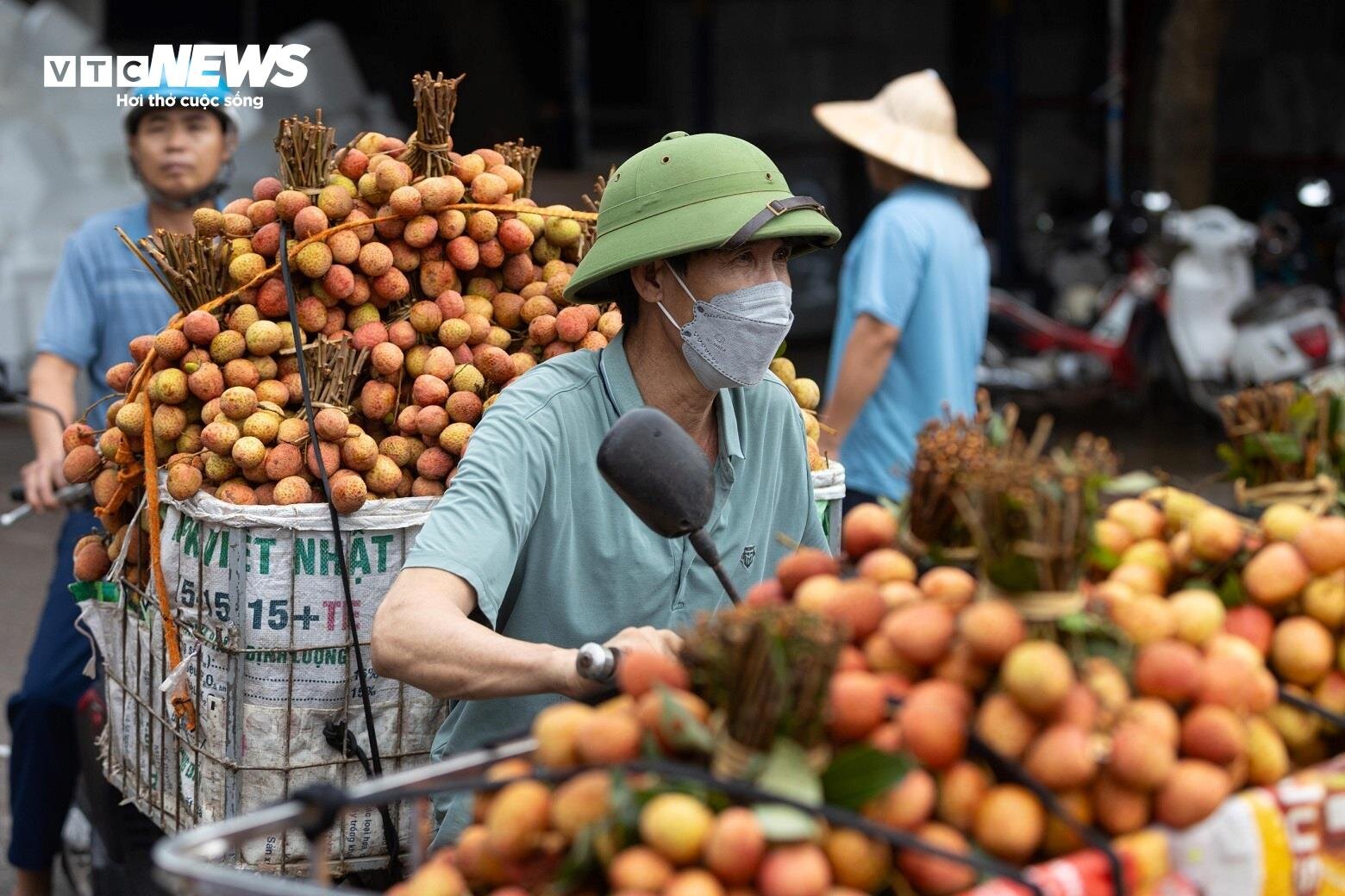 Thủ phủ vải thiều Lục Ngạn mất mùa, giá tăng gấp rưỡi- Ảnh 6.