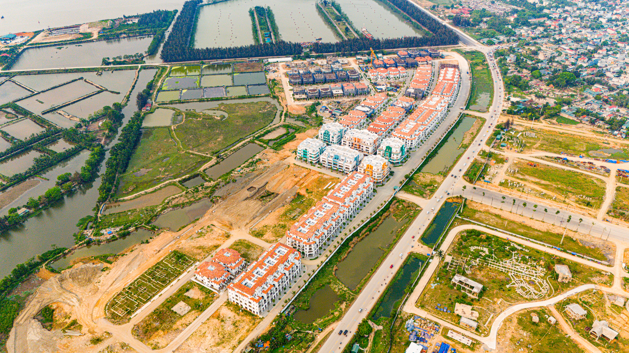 Toàn cảnh siêu dự án một tỷ USD của Sun Group tại thành phố nhỏ nhất Việt Nam: Công viên nước lớn bậc nhất miền Bắc, quảng trường biển sức chứa 10.000 người- Ảnh 11.