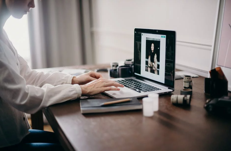 Khảo sát 4 tháng đầu năm, đây là 10 ngành nghề làm việc từ xa có nhu cầu tuyển dụng cao nhất hiện nay, mức lương lên tới cả tỷ đồng- Ảnh 2.