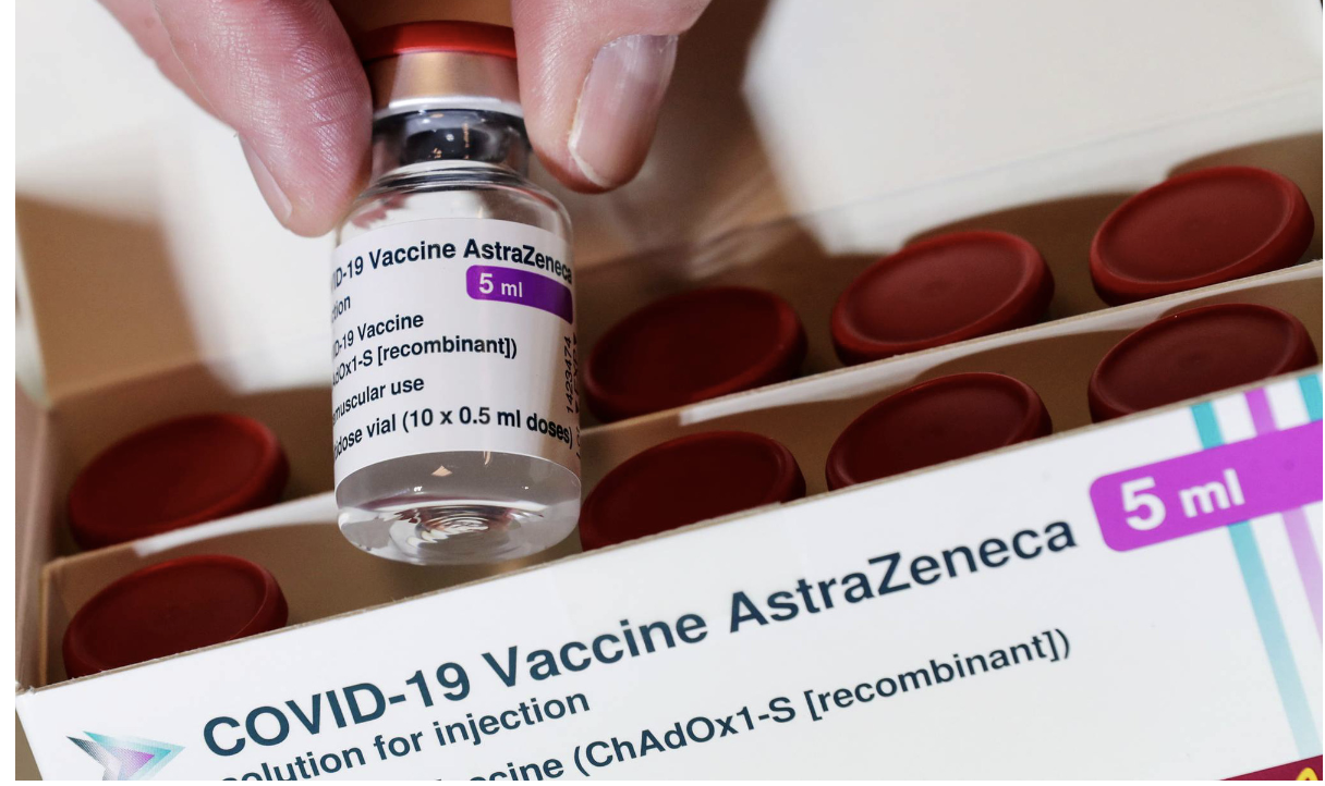 Bộ Y tế nói gì về nguy cơ đông máu khi tiêm vắc-xin COVID-19 của AstraZeneca?- Ảnh 1.