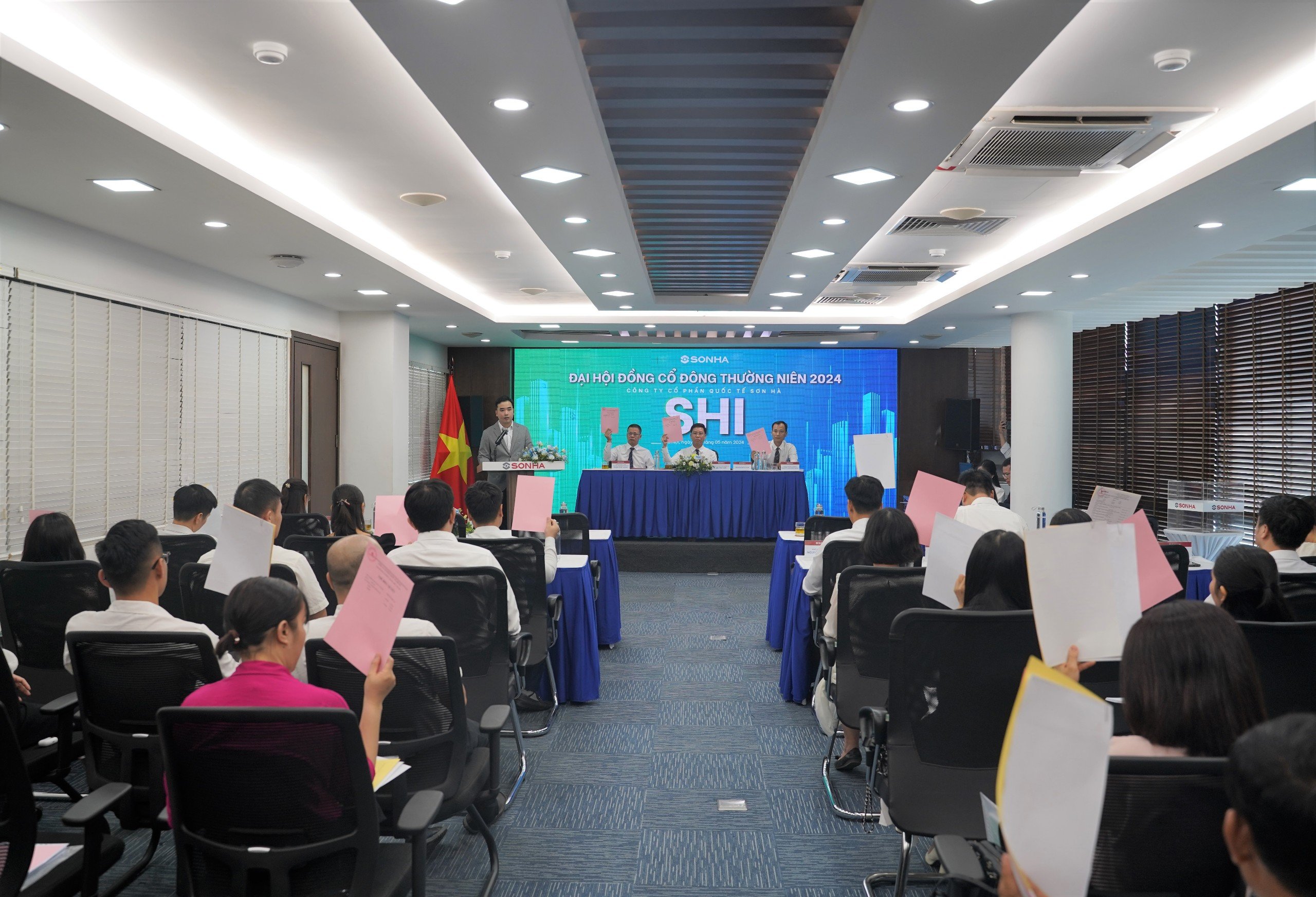 Tập đoàn Sơn Hà (SHI) đặt mục tiêu doanh thu gần 10.000 tỷ đồng trong năm 2024- Ảnh 1. Tập đoàn Sơn Hà (SHI) đặt mục tiêu doanh thu gần 10.000 tỷ đồng trong năm 2024- Ảnh 1.