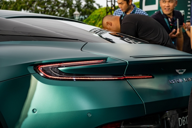 Aston Martin DB12 ra mắt Việt Nam: Giá từ 19,5 tỷ, đại gia thích mui trần hay option riêng vẫn đặt được nhưng cần chờ đợi- Ảnh 10.