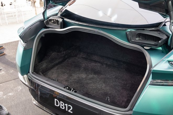 Aston Martin DB12 ra mắt Việt Nam: Giá từ 19,5 tỷ, đại gia thích mui trần hay option riêng vẫn đặt được nhưng cần chờ đợi- Ảnh 21.