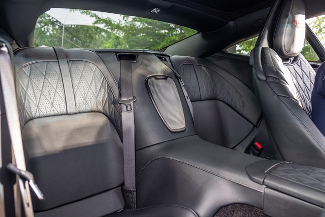 Aston Martin DB12 ra mắt Việt Nam: Giá từ 19,5 tỷ, đại gia thích mui trần hay option riêng vẫn đặt được nhưng cần chờ đợi- Ảnh 20.