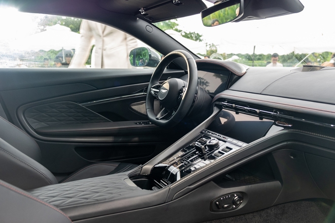 Aston Martin DB12 ra mắt Việt Nam: Giá từ 19,5 tỷ, đại gia thích mui trần hay option riêng vẫn đặt được nhưng cần chờ đợi- Ảnh 12.