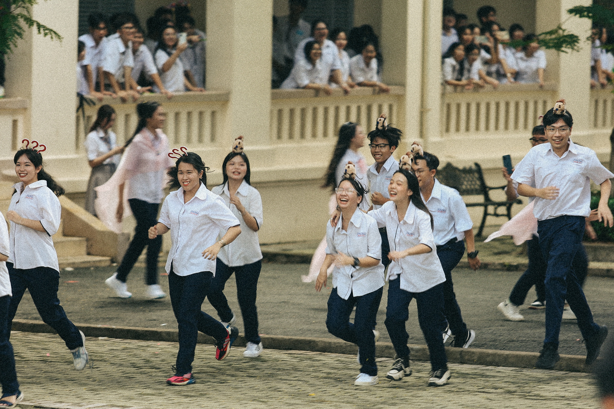 Hôm nay, ngày cuối cùng của tháng 5: Là kết thúc đời học sinh và là khởi đầu một hành trình hoàn toàn mới của 2k6!- Ảnh 7.