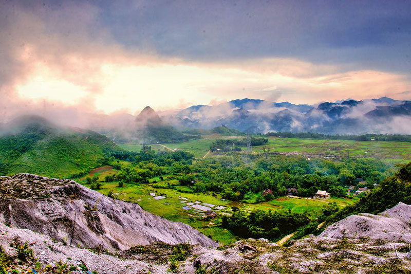 Phát hiện địa điểm chỉ cách Hà Nội 120km nhưng có thể săn mây tuyệt đẹp, ví ngang 