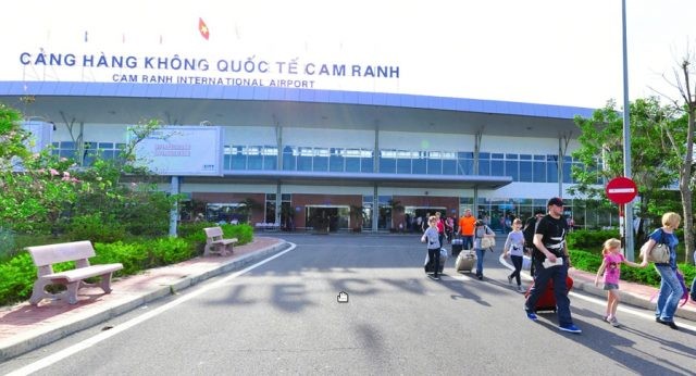 Một nữ hải quan sân bay Cam Ranh bị bắt về tội ‘Nhận hối lộ’- Ảnh 1.