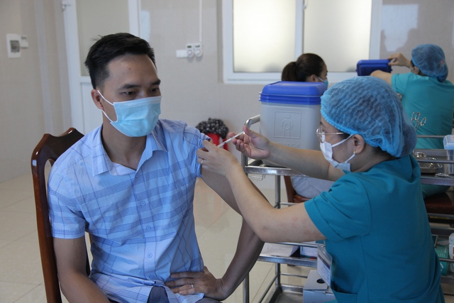 Thời điểm tiêm mũi vắc-xin AstraZeneca cuối cùng ở Việt Nam là khi nào?- Ảnh 2.