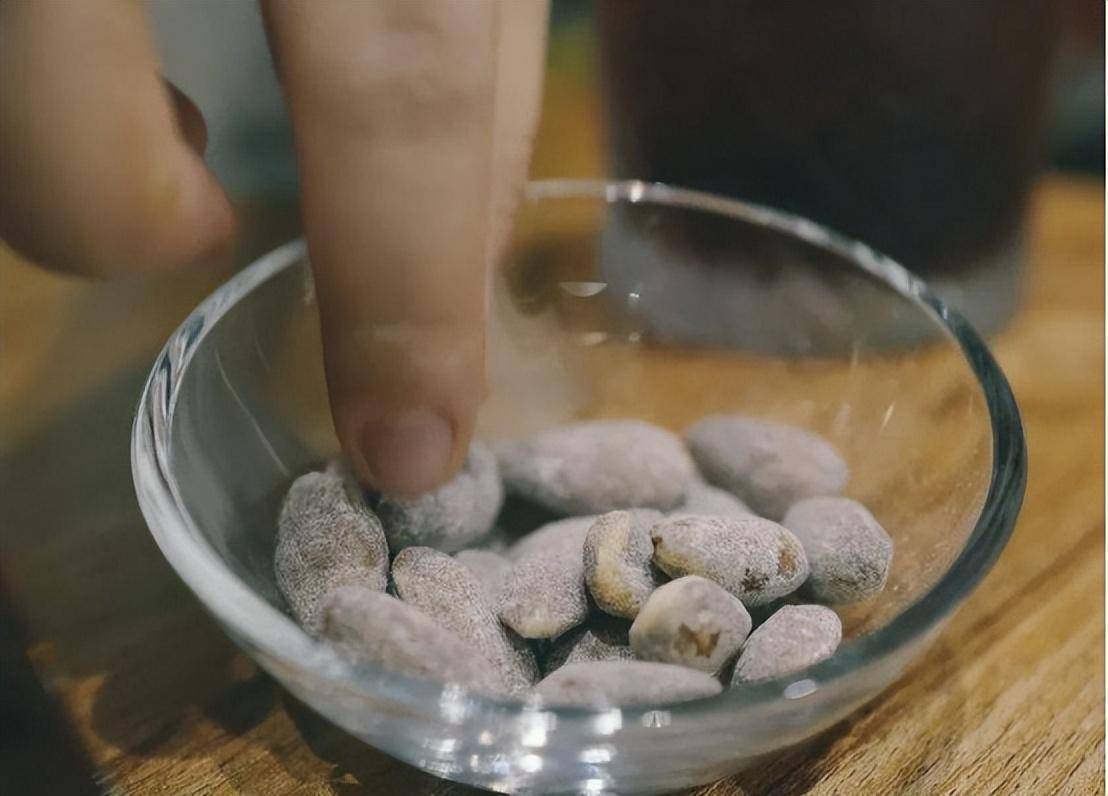 2 loại hạt này là “thủ phạm gây ung thư”, độc hơn cả đồ ăn nhanh hay thịt nướng: Nhiều người thường ăn mà không hề hay biết- Ảnh 1. 2 loại hạt này là “thủ phạm gây ung thư”, độc hơn cả đồ ăn nhanh hay thịt nướng: Nhiều người thường ăn mà không hề hay biết- Ảnh 1.