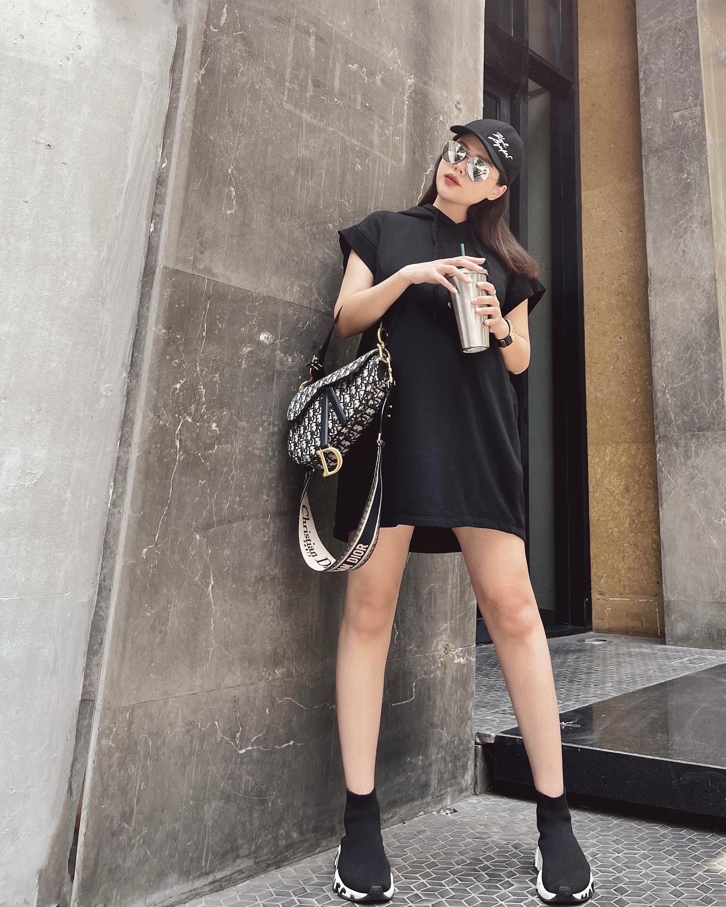 Phu nhân tập đoàn nghìn tỷ chê túi Chanel mua tận store cũng nổ da như hàng chợ- Ảnh 12. Phu nhân tập đoàn nghìn tỷ chê túi Chanel mua tận store cũng nổ da như hàng chợ- Ảnh 12.