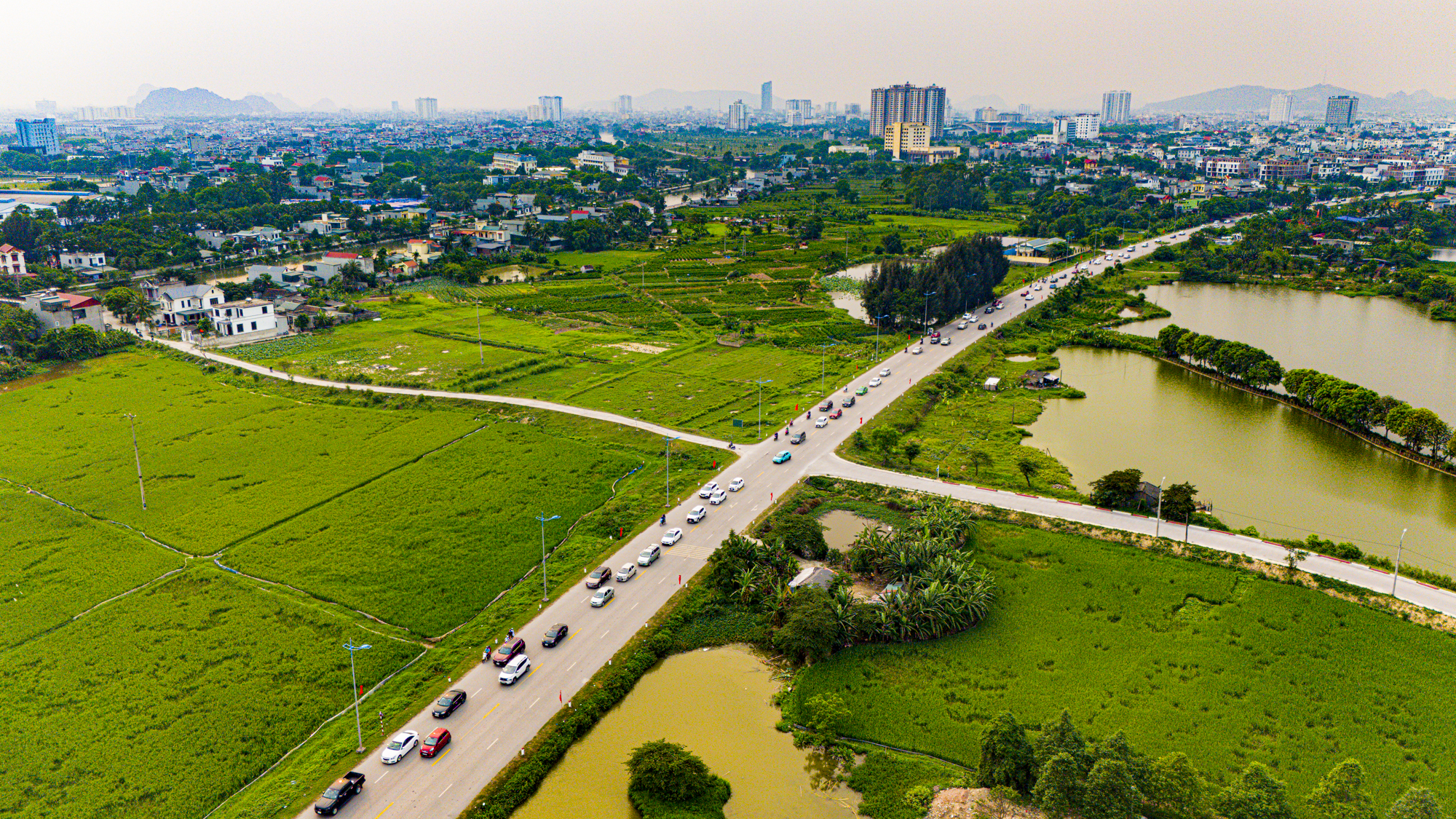 Toàn cảnh đại lộ 4.000 tỷ nối thành phố Thanh Hoá với trung tâm du lịch biển Sầm Sơn, hàng loạt dự án lớn của Vinhomes, Sun Group, Taseco Land… hưởng lợi- Ảnh 1.