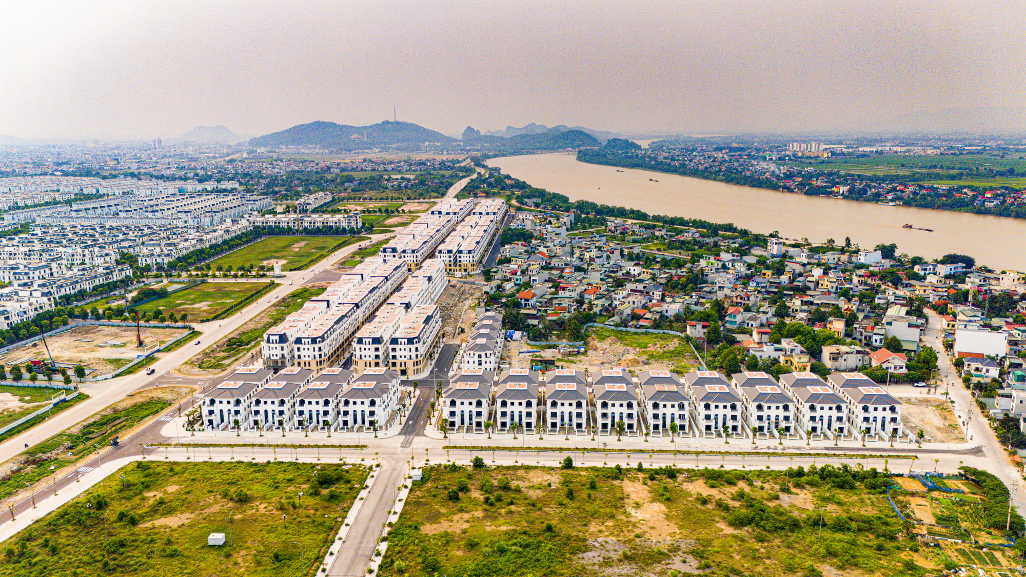 Toàn cảnh đại lộ 4.000 tỷ nối thành phố Thanh Hoá với trung tâm du lịch biển Sầm Sơn, hàng loạt dự án lớn của Vinhomes, Sun Group, Taseco Land… hưởng lợi- Ảnh 3.