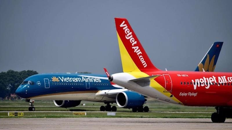 Lãnh đạo hãng bay kêu khó, sắp kiểm tra chuyện giá vé máy bay, Vietnam Airlines và Vietjet vẫn đưa cổ đông bay cao khi cổ phiếu tăng sốc