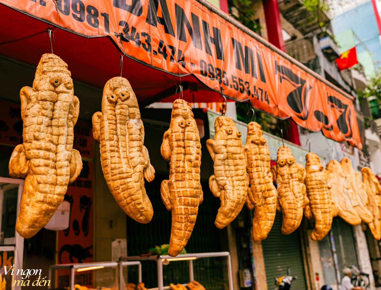 Mục sở thị lò bánh mì tạo hình cá sấu, tôm hùm... siêu to khổng lồ khiến ai đi qua cũng phải ngoái nhìn, mức giá 80.000VNĐ/chiếc liệu có xứng đáng?- Ảnh 13.