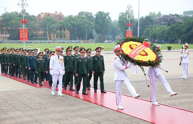 Lãnh đạo Đảng, Nhà nước vào Lăng viếng Chủ tịch Hồ Chí Minh- Ảnh 3.