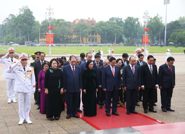 Lãnh đạo Đảng, Nhà nước vào Lăng viếng Chủ tịch Hồ Chí Minh- Ảnh 2.