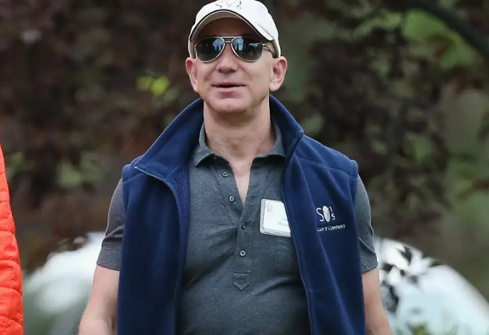 Một ngày làm việc của tỷ phú Jeff Bezos: Không thích họp hành nhiều, ưu tiên ngủ đủ giấc- Ảnh 2.