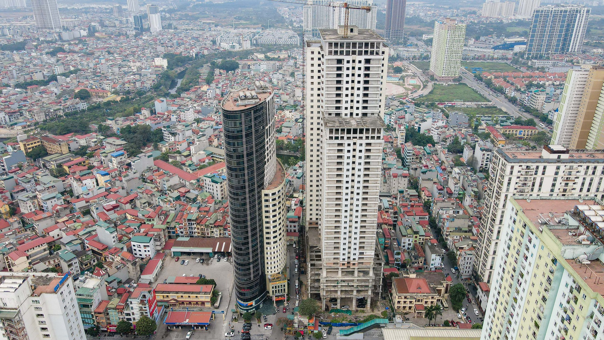 Cận cảnh toà nhà 39 tầng trên “đất vàng” của công ty Ba Đình xây hơn thập kỷ chưa xong- Ảnh 1.