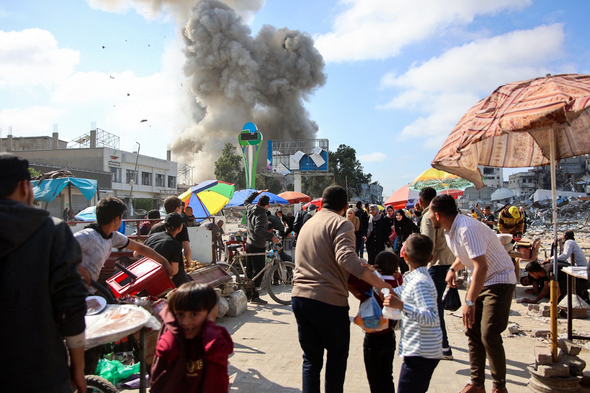 Israel có tuân thủ luật trong cuộc chiến ở Gaza? Mỹ sắp đưa ra phán quyết đầu tiên- Ảnh 2.