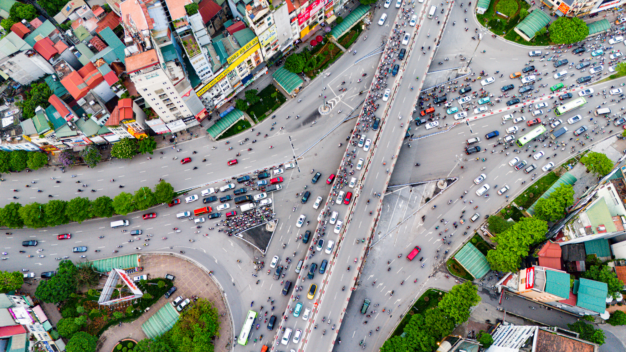 Toàn cảnh một con đường quen thuộc tại Hà Nội có thể được đầu tư 4.500 tỷ mỗi km, trở thành tuyến đường 'đắt nhất hành tinh'- Ảnh 2.