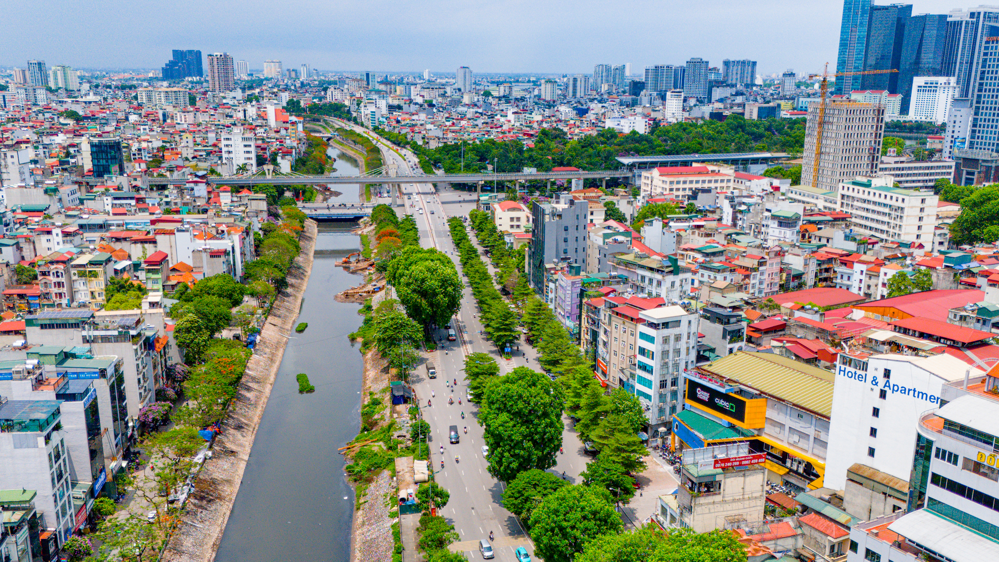 Toàn cảnh một con đường quen thuộc tại Hà Nội có thể được đầu tư 4.500 tỷ mỗi km, trở thành tuyến đường 'đắt nhất hành tinh'- Ảnh 4.