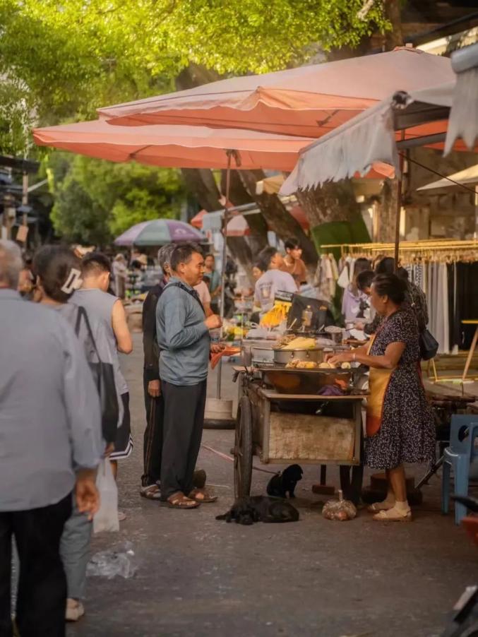 Trung Quốc có điểm đến nghỉ hè rất dễ đi từ Việt Nam, nhiều nắng để chụp ảnh đẹp nhưng vẫn mát rượi lộng gió- Ảnh 23.