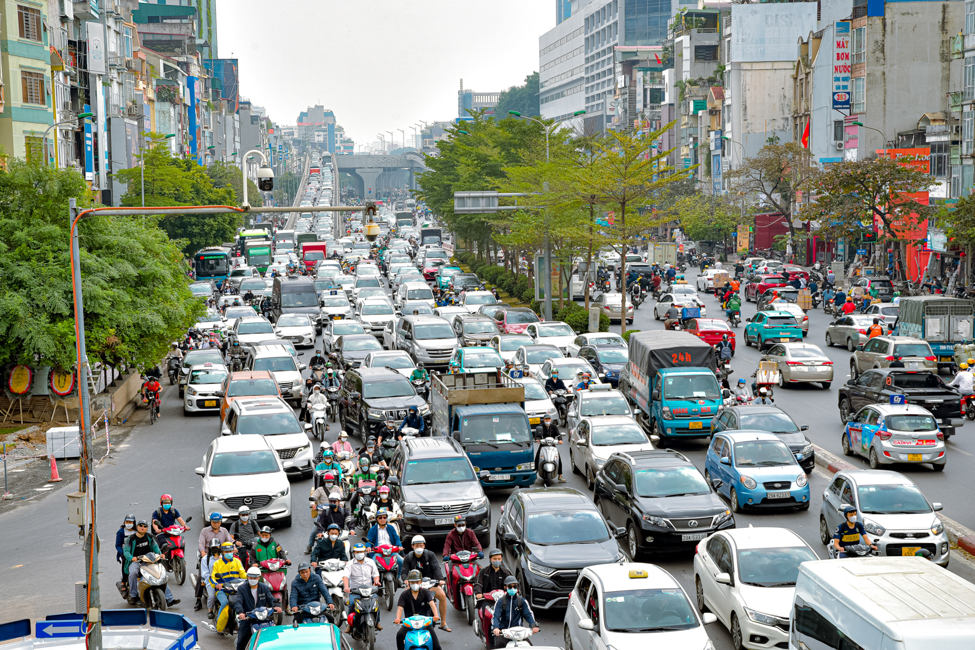 Toàn cảnh một con đường quen thuộc tại Hà Nội có thể được đầu tư 4.500 tỷ mỗi km, trở thành tuyến đường 'đắt nhất hành tinh'- Ảnh 10.
