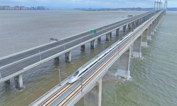 Mỹ mất 9 năm và 11 tỷ USD mới xây xong 488m đường tàu cao tốc, trong khi Trung Quốc vô địch thiên hạ, 'quấn' 1 vòng trái đất vẫn thừa 5.000km đường ray- Ảnh 5.