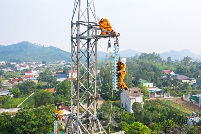 Dự án đường dây 500kV mạch 3: Vẫn nhiều vướng mắc cần sớm giải quyết- Ảnh 2.