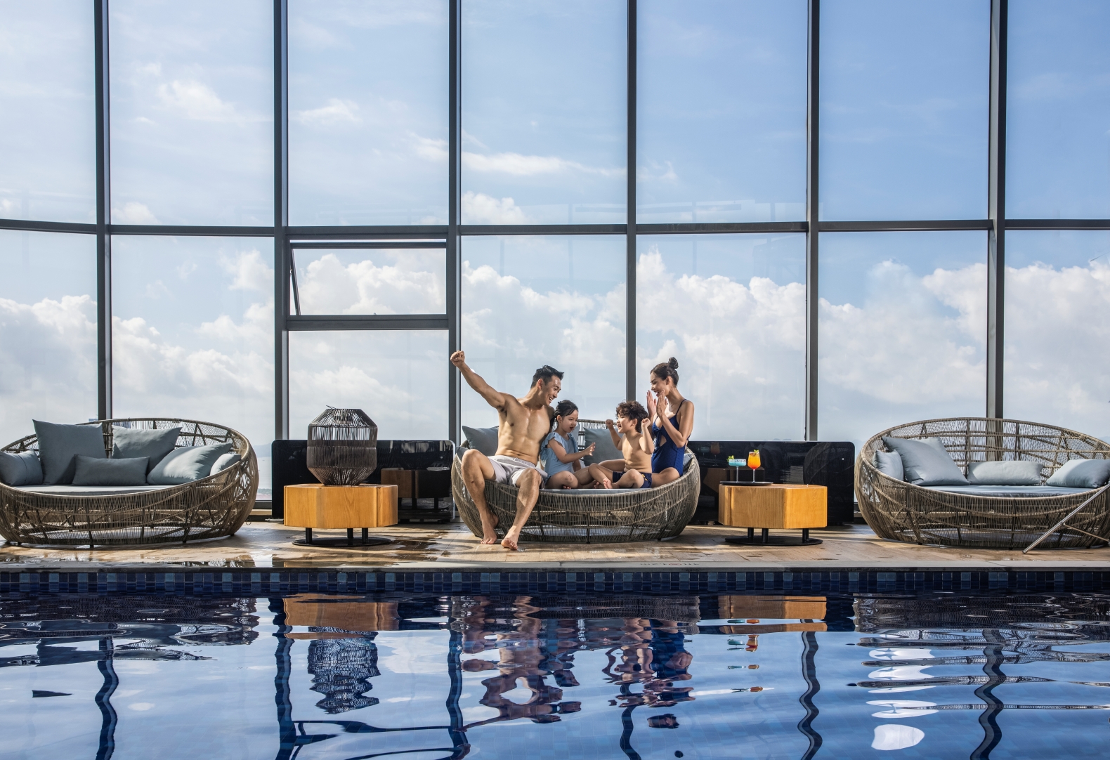 Khách sạn biển đẹp nhất Việt Nam từng nhận cả loạt giải thưởng quốc tế: Rooftop ngắm trọn toàn cảnh vịnh Hạ Long, có bãi biển riêng thỏa sức chơi- Ảnh 9.
