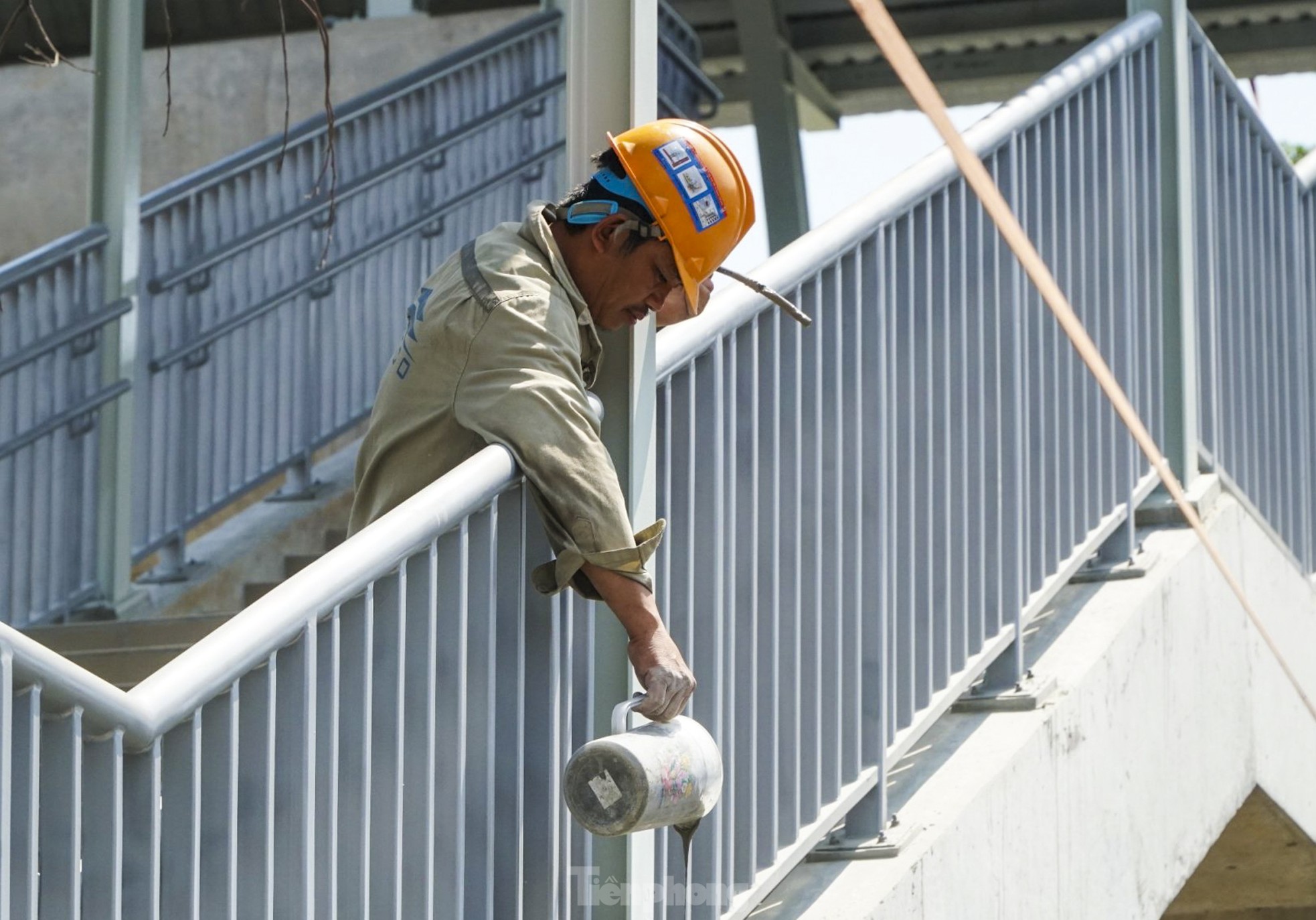 Tiến độ thi công cầu bộ hành tuyến metro số 1 ở TPHCM- Ảnh 6.