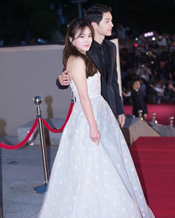 Song Hye Kyo - Song Joong Ki qua 8 mùa Baeksang: 2016 tổ chức 