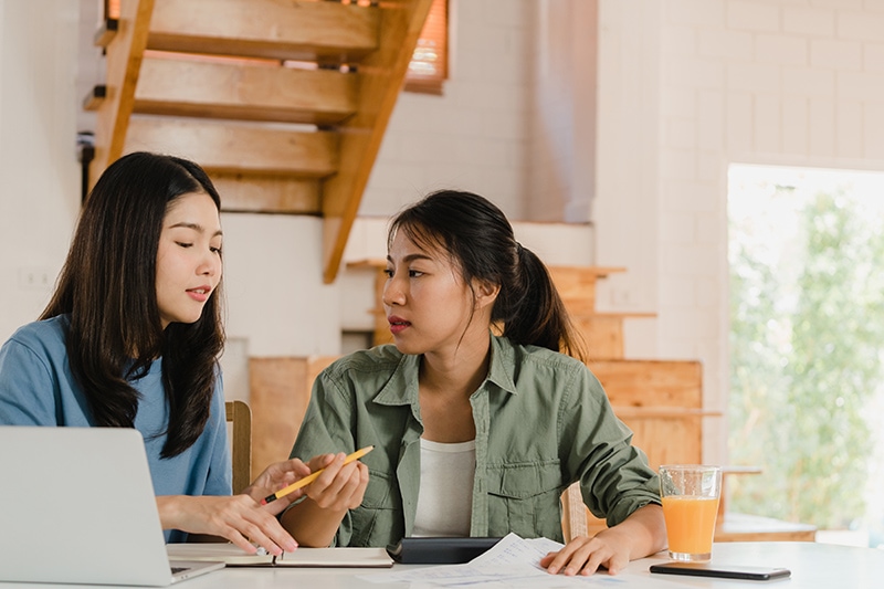 Chuyên gia Harvard mách nước cách đối phó với đồng nghiệp khó chịu: Không làm lơ, không đối đầu, người EQ cao dùng giải pháp này- Ảnh 1.