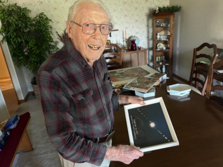 Hành trình ‘săn’ nhật thực 13 lần trong đời của cụ ông 105 tuổi- Ảnh 2.