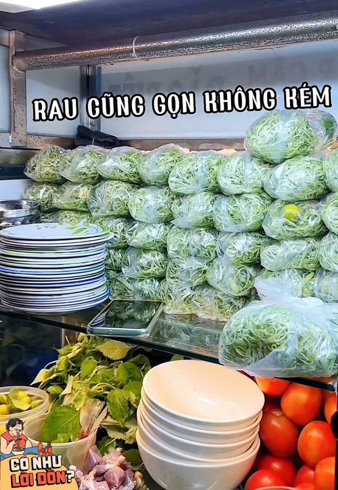 Hàng bún riêu OCD độc nhất Sài Gòn: Chủ quán ngồi cả tiếng để xếp chả đều tăm tắp, liệu hương vị có ngon như cách trình bày?- Ảnh 7.