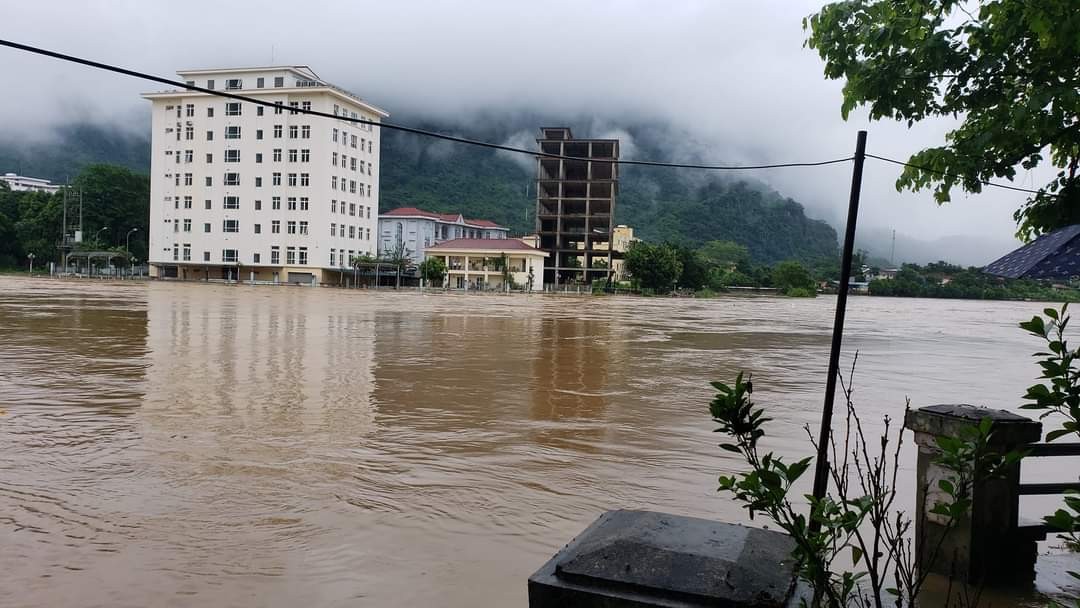 Hà Giang chìm trong biển nước, 2 bố con bị lũ cuốn trôi- Ảnh 12.