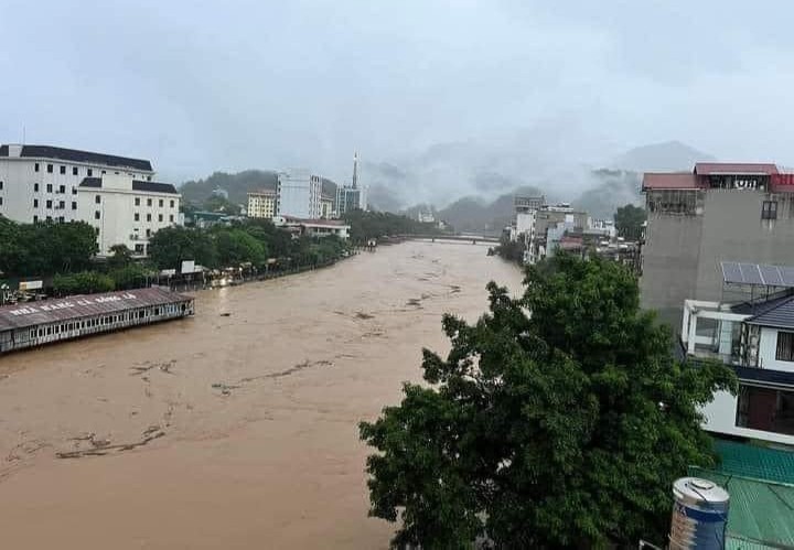 Hà Giang chìm trong biển nước, 2 bố con bị lũ cuốn trôi- Ảnh 7.