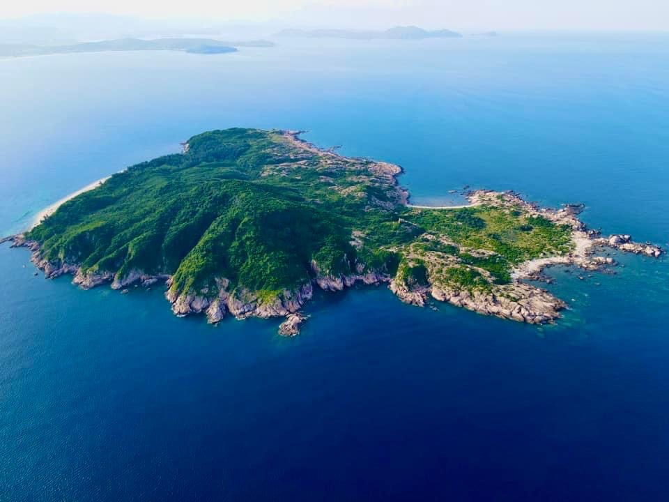 Phát hiện hòn đảo hoang sơ giữa biển Phú Yên mang cái tên lạ mà quen, được ví như 