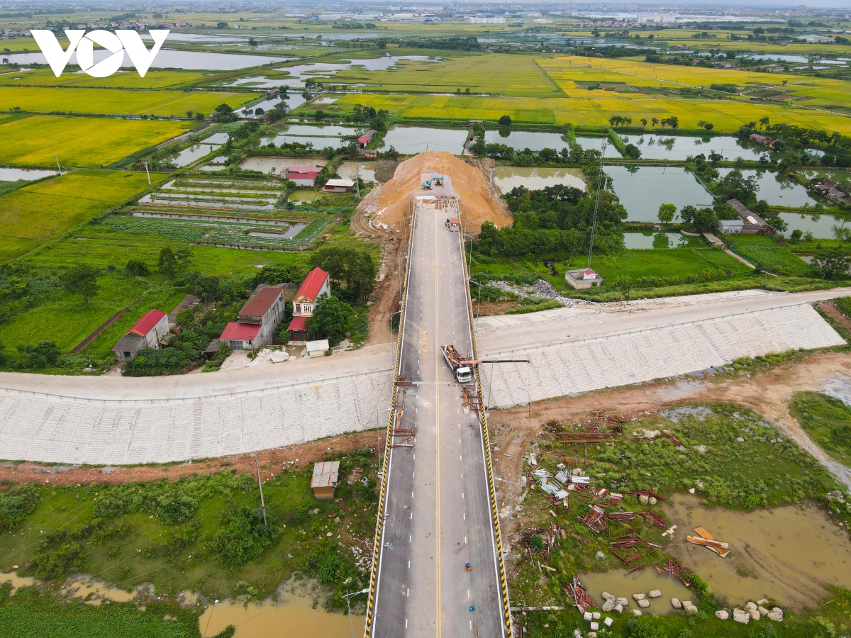 Cầu Hà Bắc 2 nối Bắc Giang - Bắc Ninh gần 400 tỷ đắp chiếu, dân đi đò qua sông- Ảnh 3.