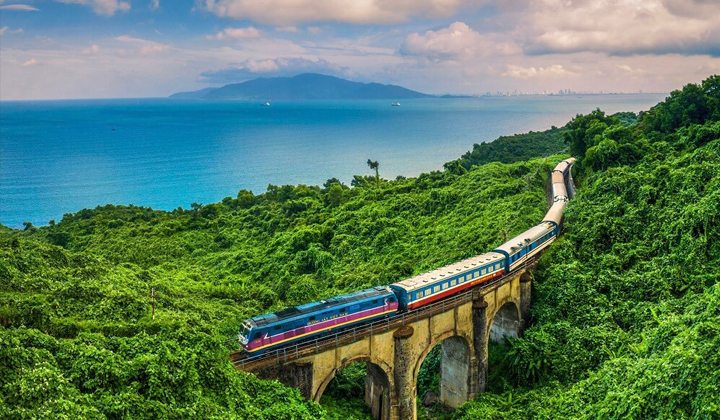 Chuyến tàu di sản qua đường sắt đẹp nhất Việt Nam, vé hơn 100.000 đồng, du khách nhận xét: Rất đáng thử!- Ảnh 2.
