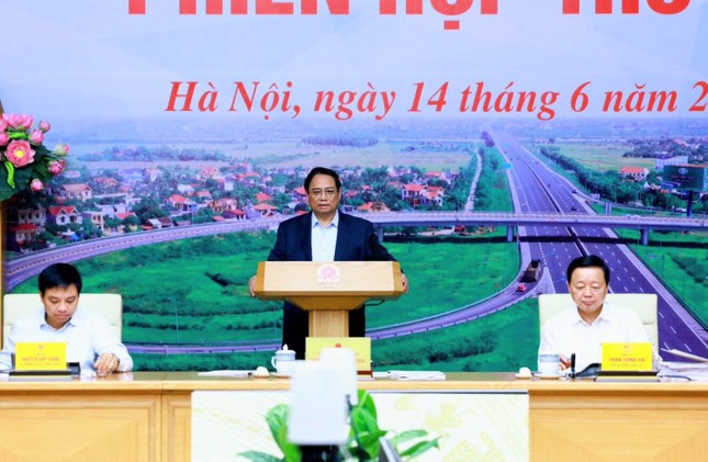 Thủ tướng: Thi đua hoàn thành 3.000 km đường cao tốc trong năm nay- Ảnh 1.