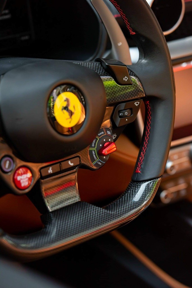 Ferrari Portofino M tìm được chủ nhân sau cả năm lên sàn xe cũ, người bán chia sẻ: Khách hàng hỏi mua và chuyển cọc chỉ trong 2 tiếng, giao xe ngay chiều hôm sau- Ảnh 7.