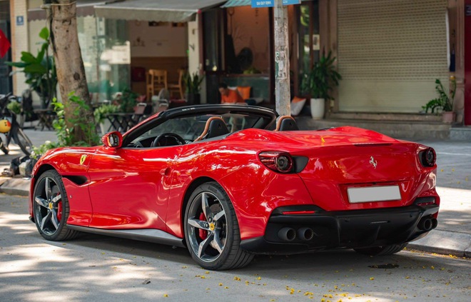 Ferrari Portofino M tìm được chủ nhân sau cả năm lên sàn xe cũ, người bán chia sẻ: Khách hàng hỏi mua và chuyển cọc chỉ trong 2 tiếng, giao xe ngay chiều hôm sau- Ảnh 3.